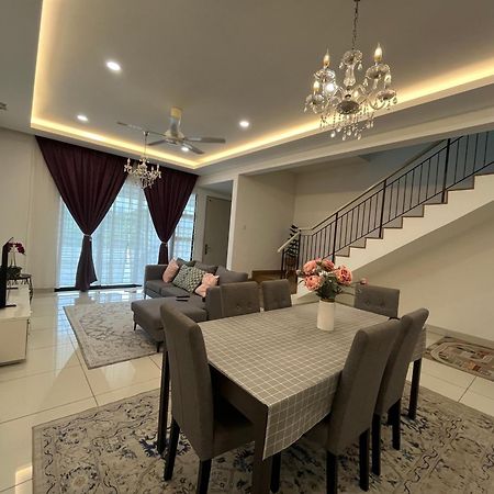 Homestay 3Br Near Setia Alam Шах-Алам Екстер'єр фото