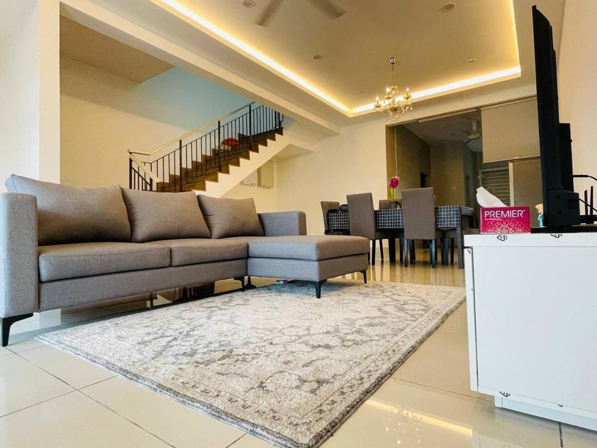 Homestay 3Br Near Setia Alam Шах-Алам Екстер'єр фото