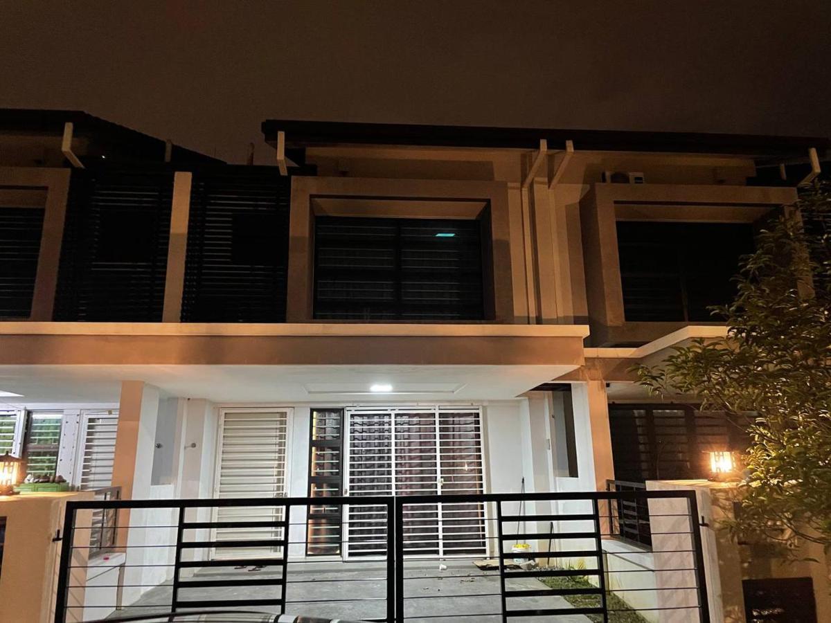 Homestay 3Br Near Setia Alam Шах-Алам Екстер'єр фото